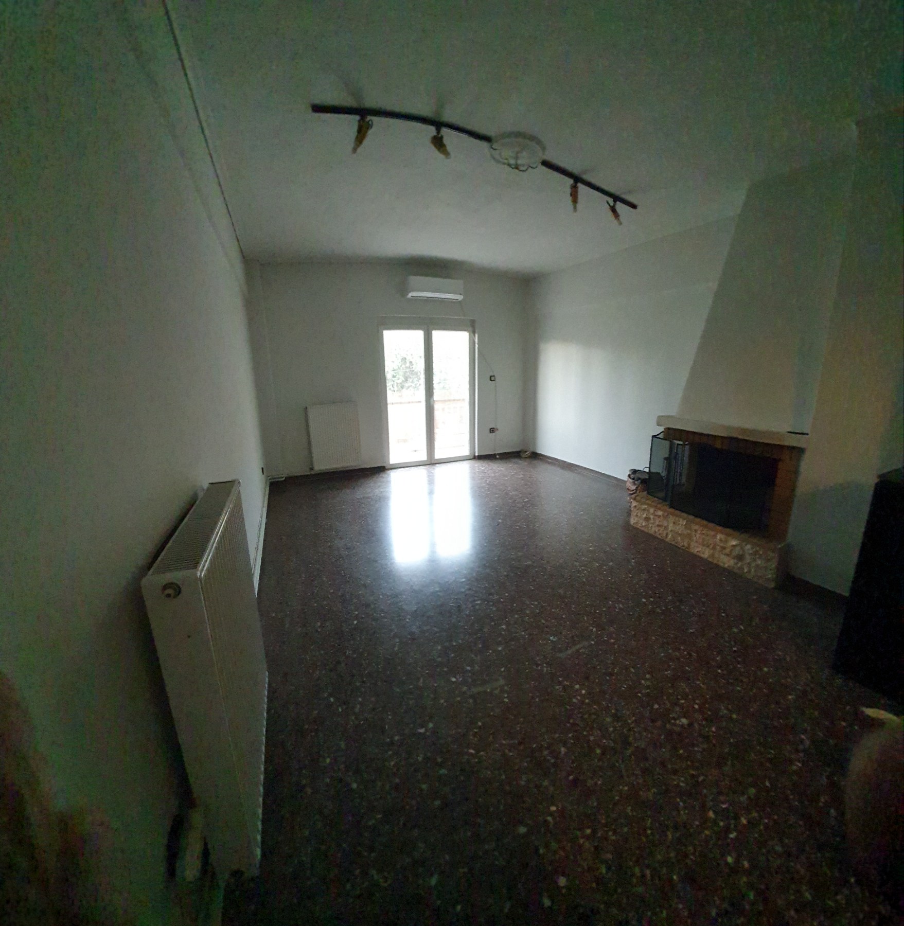 Ενοικίαση Διαμ/τος  Παγκράτι(Υμηττού), 60τ.μ., Ά Ορόφου, Κατασκευής 1978(Μερικώς Ανακαινισμένο), Αξία: 650€.  Κωδικός Παραγγελίας: 085