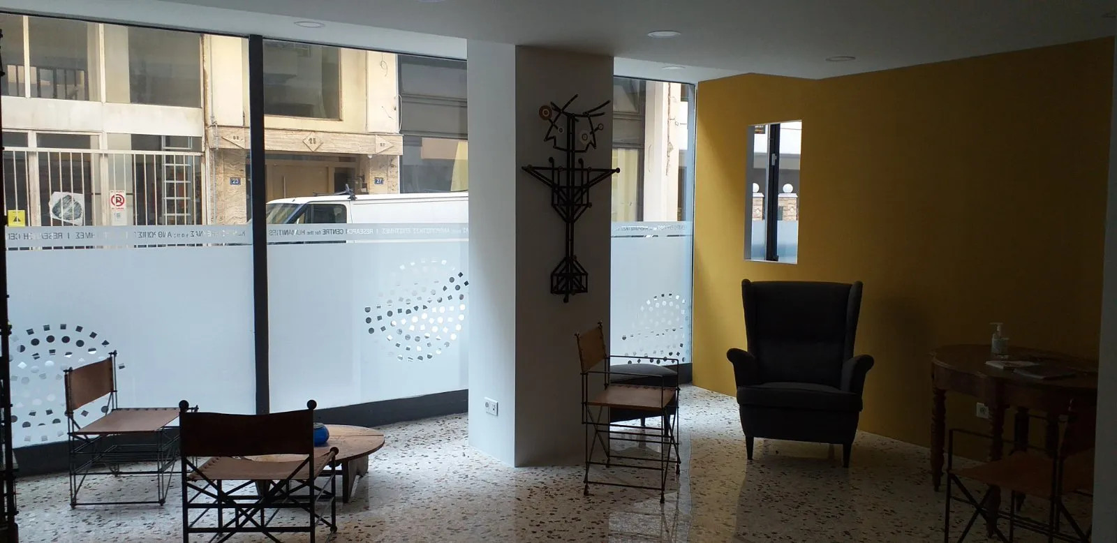 Αθήνα, Νέος Κόσμος, Πωλείται Επαγγ/κός Χώρος(Γραφείων), 3 Επιπέδων, Συνολικής Επιφάνειας : 274τμ (Υπόγ. - Ισόγ. - Ημιώροφος), Αξία : 400.000€  Κωδικός Παραγγελίας: 008